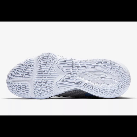 Nike Lebron XVII 17 Low Basketball Shoes CD5007 - Picture 7 of 7